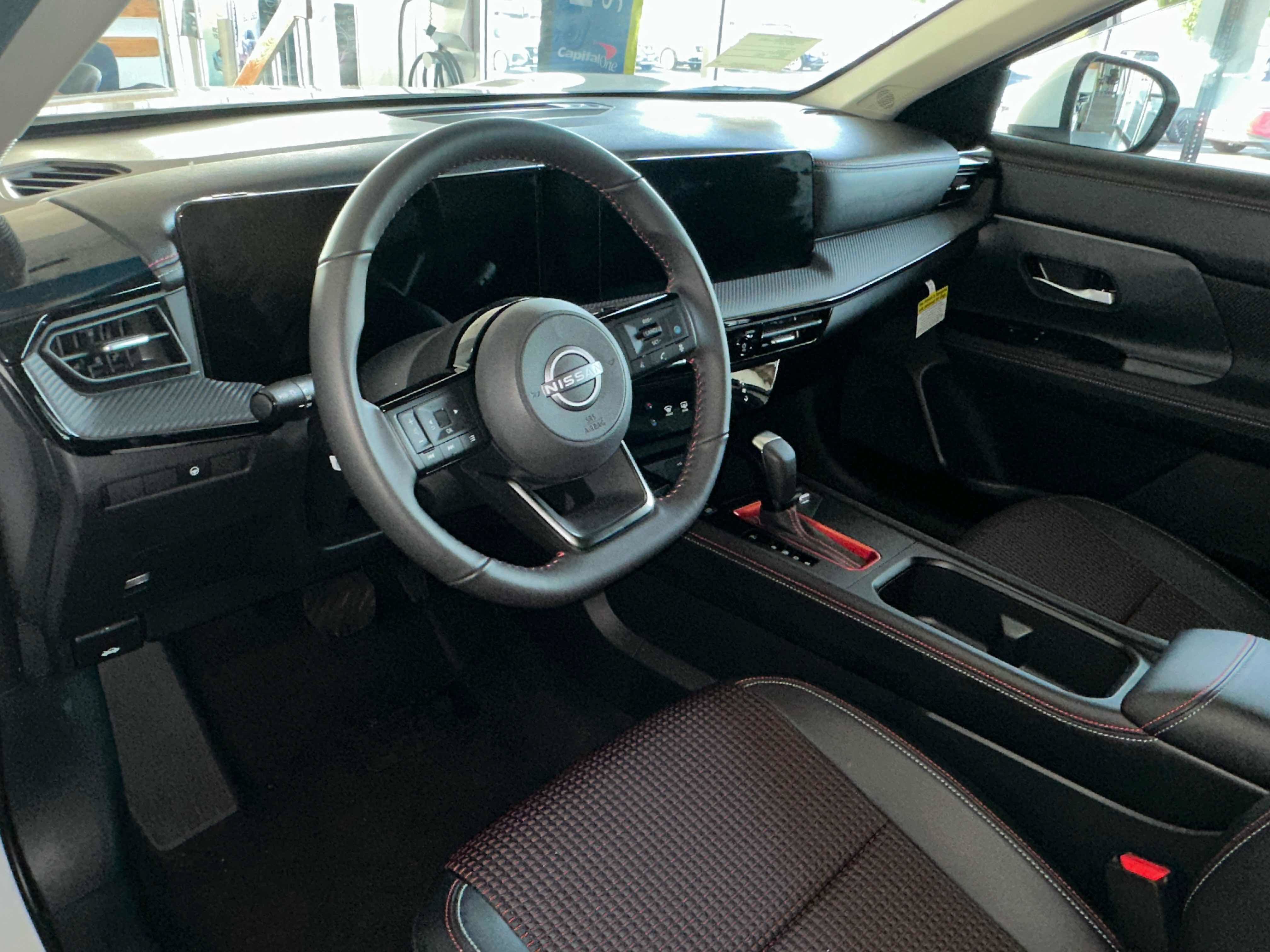 New 2025 Nissan Kicks SR AWD/4WD image 31
