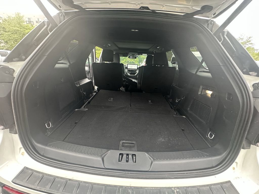 Used 2025 Ford Explorer ST AWD/4WD image 13