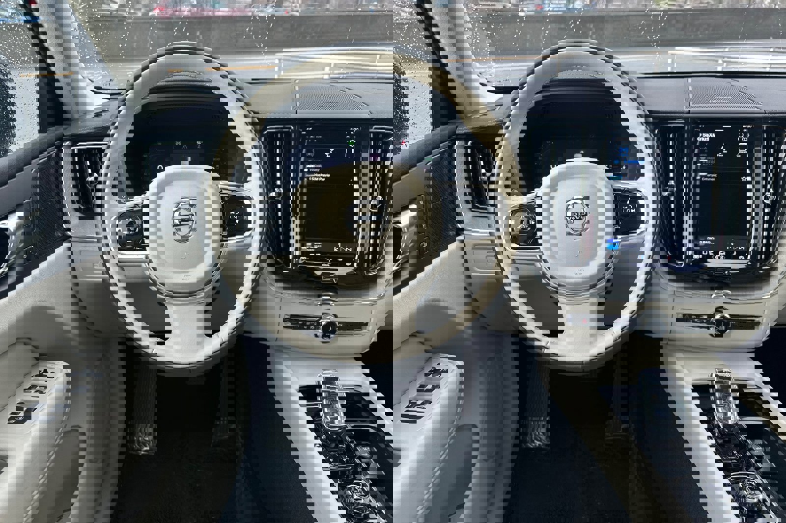 Certified 2025 Volvo XC60 T8 Ultra w/ Protection Package Premier image 17