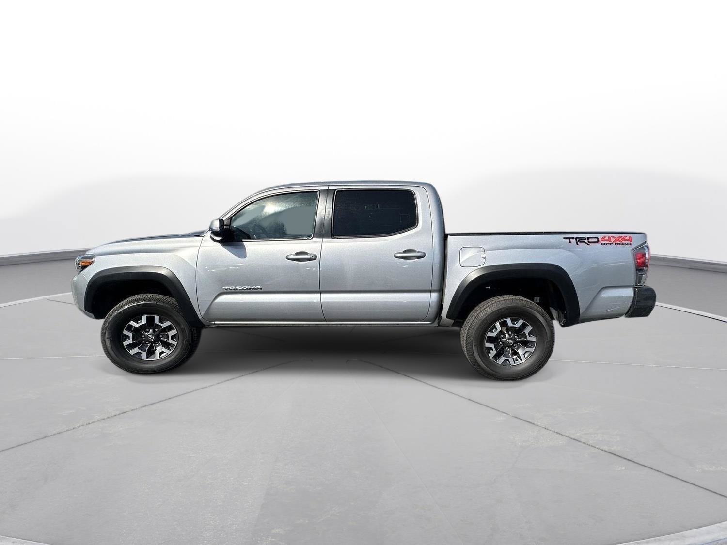 Used 2020 Toyota Tacoma TRD Off-Road w/ Technology Package AWD/4WD image 9