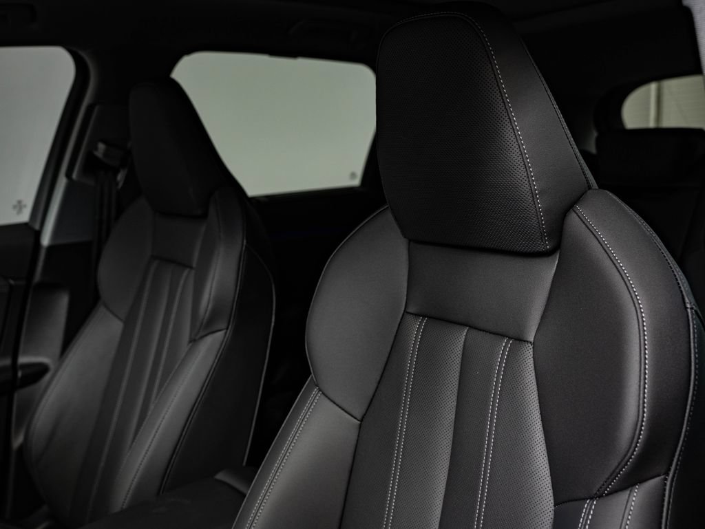 Certified 2025 Audi Q6 e-tron Premium Plus w/ Premium Plus AWD/4WD image 23