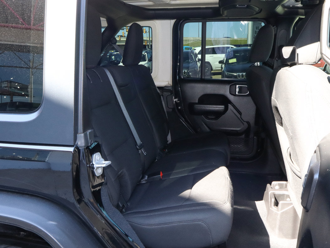 Used 2018 Jeep Wrangler Unlimited Sport S AWD/4WD image 20