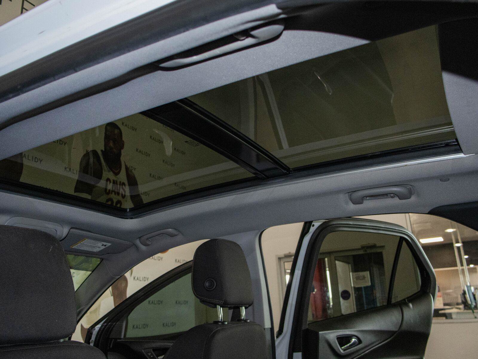 Used 2020 Chevrolet Equinox LT FWD image 13