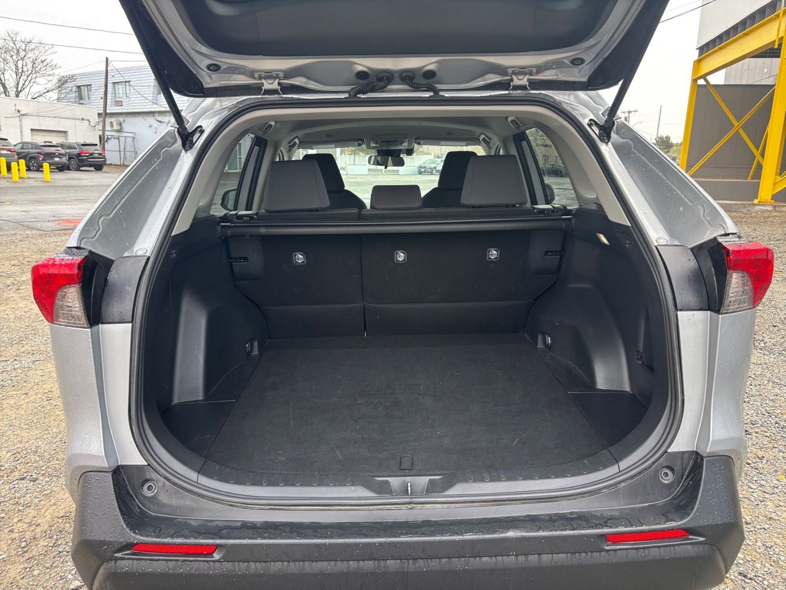 Used 2025 Toyota RAV4 XLE image 27