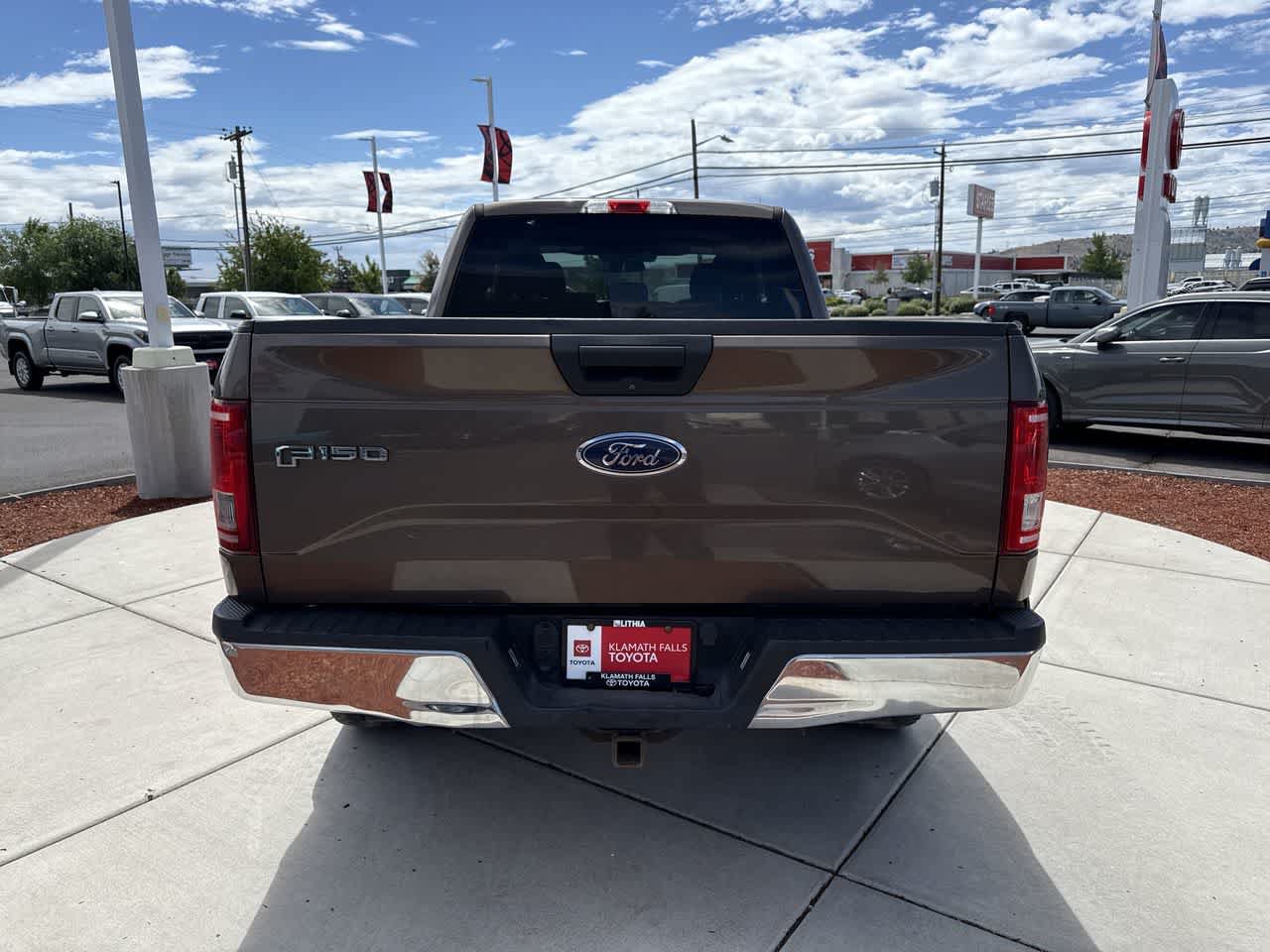 Used 2015 Ford F150 XLT w/ Trailer Tow Package AWD/4WD image 4