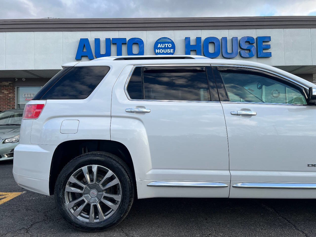 Used 2016 GMC Terrain Denali image 40