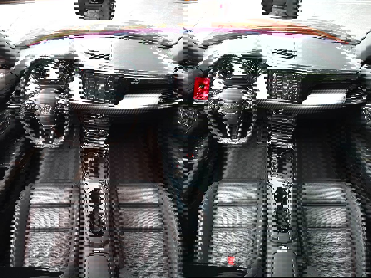 Used 2024 Audi e-tron GT Premium Plus w/ Performance Package image 10