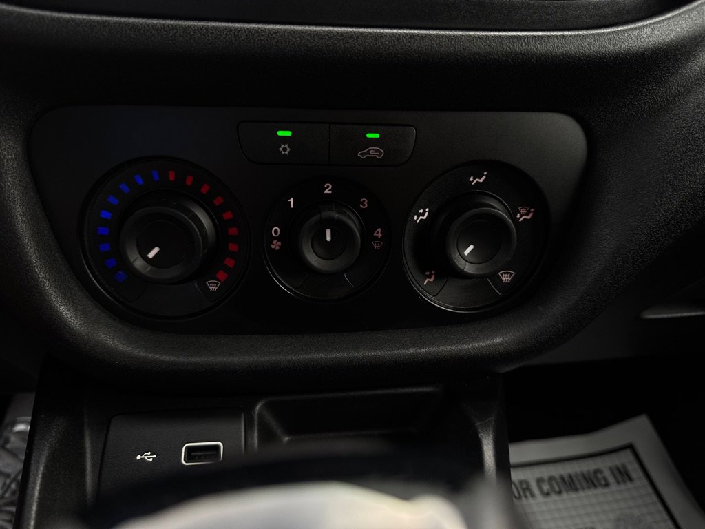 Used 2022 RAM ProMaster City Tradesman FWD image 15