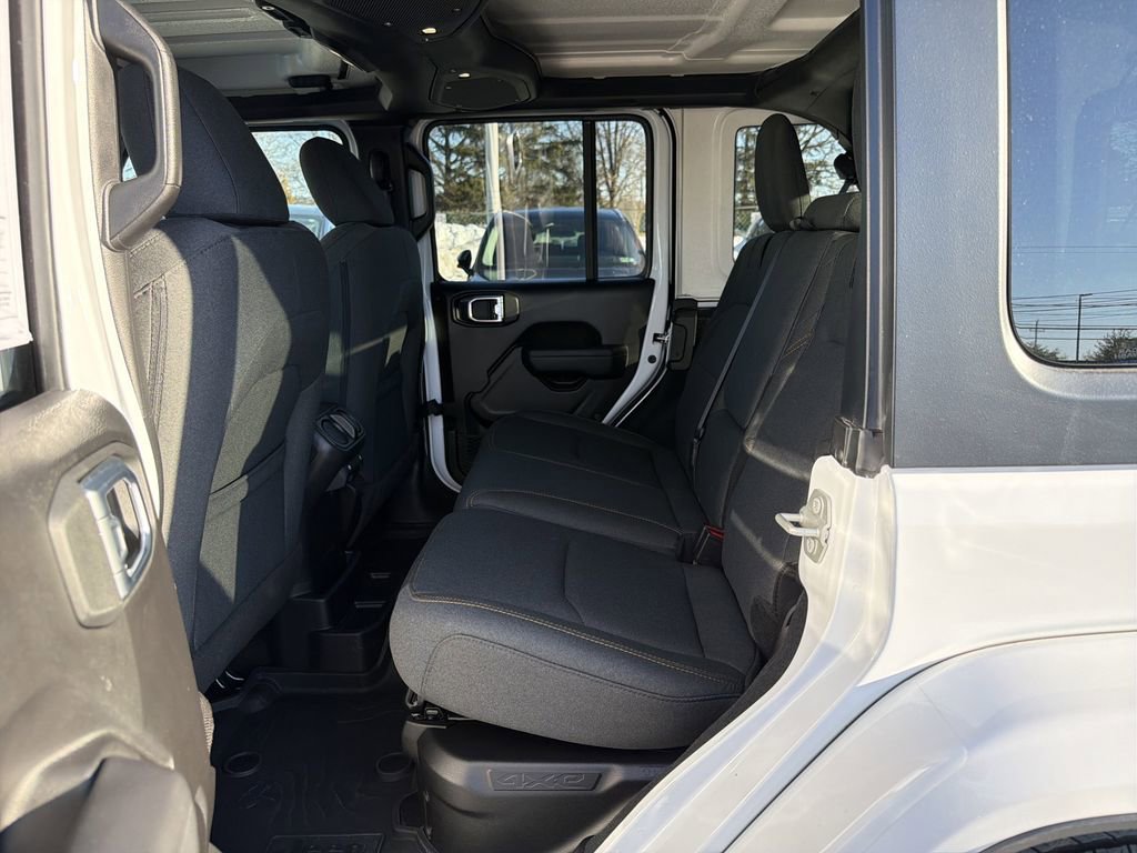 Used 2024 Jeep Wrangler Unlimited w/ Convenience Group AWD/4WD image 14