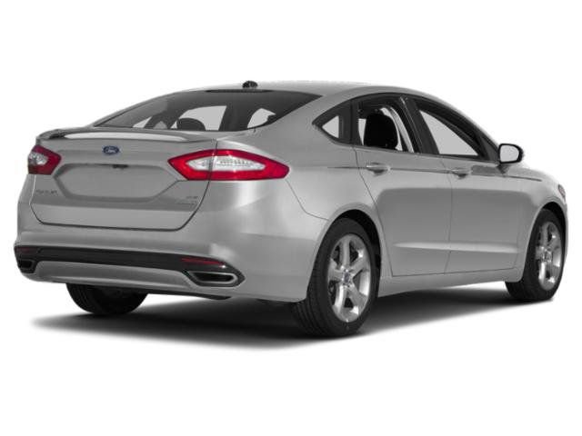 Used 2015 Ford Fusion SE w/ Equipment Group 202A FWD image 2