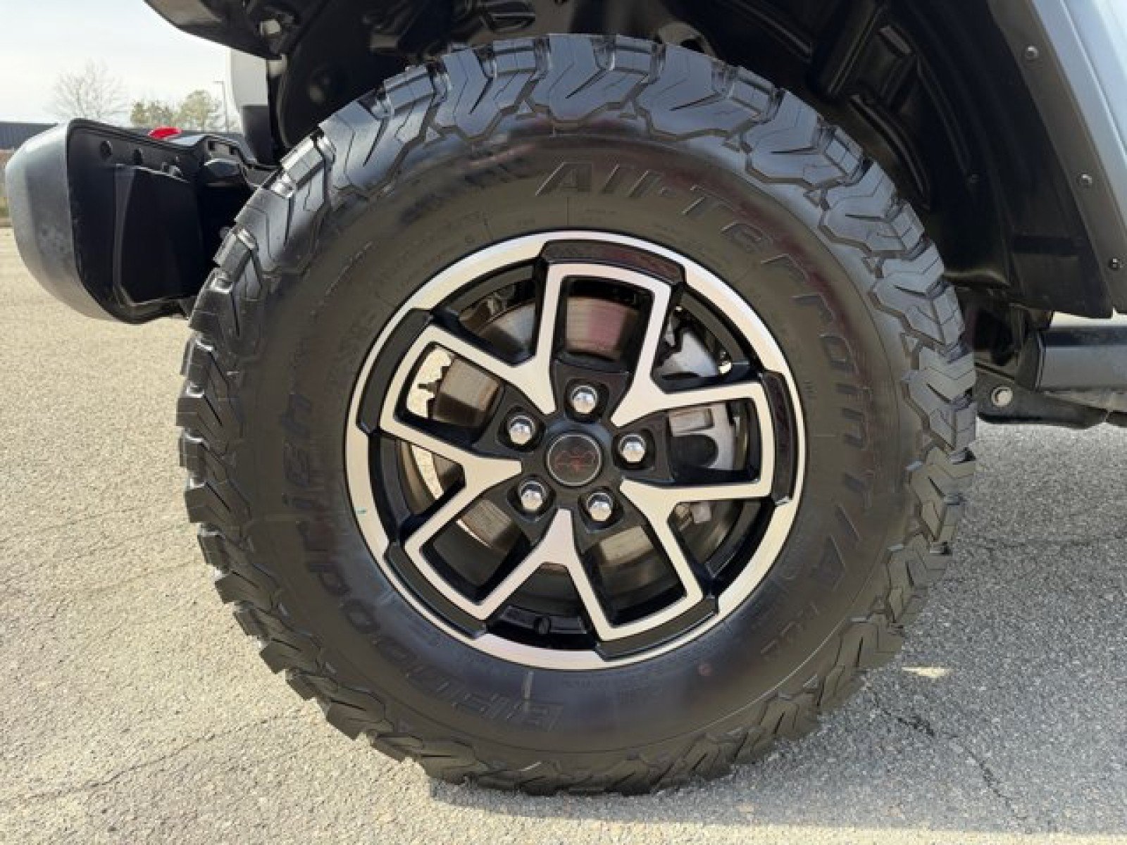 Used 2025 Jeep Wrangler Unlimited Rubicon AWD/4WD image 9