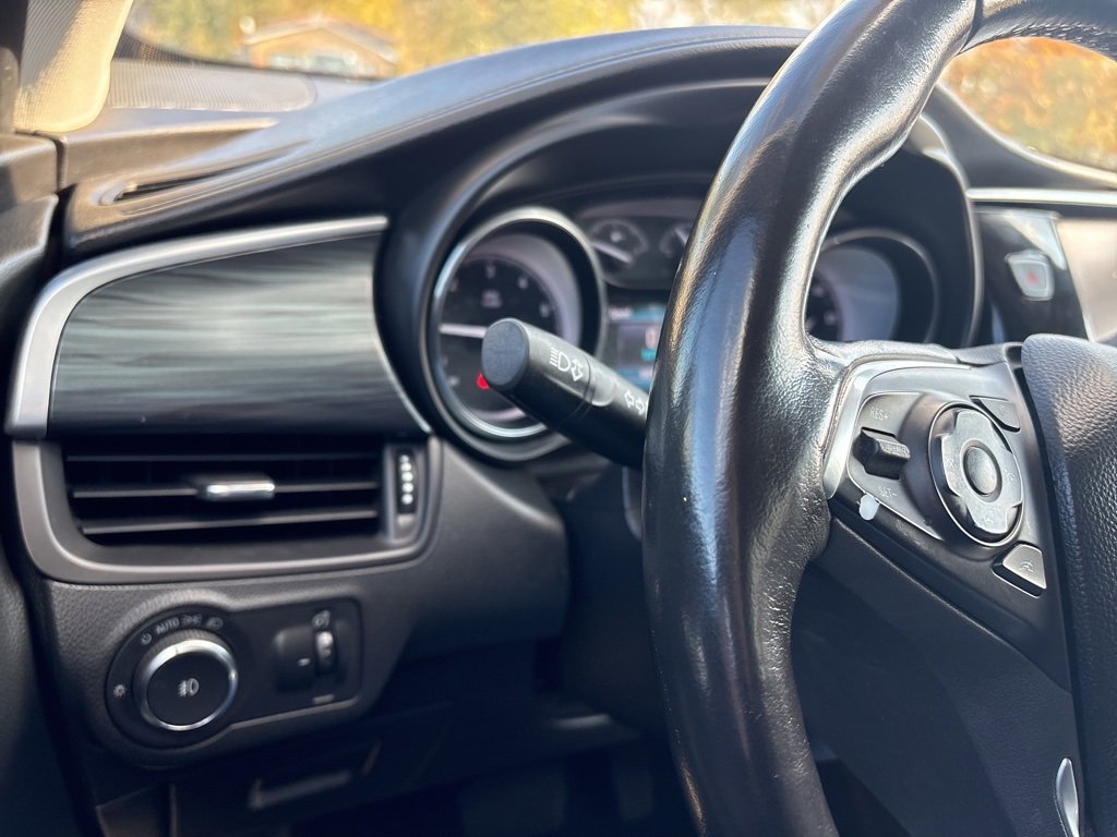 Used 2020 Buick Envision Essence image 16