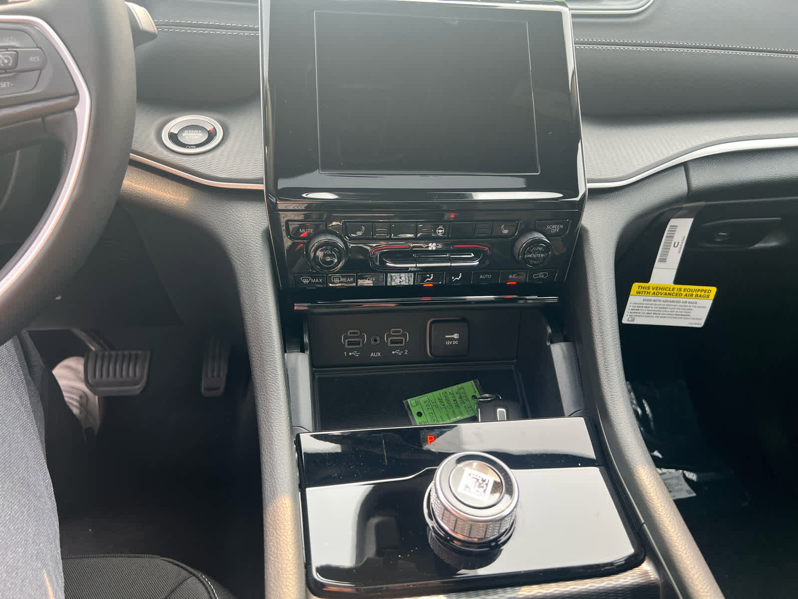 New 2025 Jeep Grand Cherokee Laredo w/ Luxury Tech Group I image 17