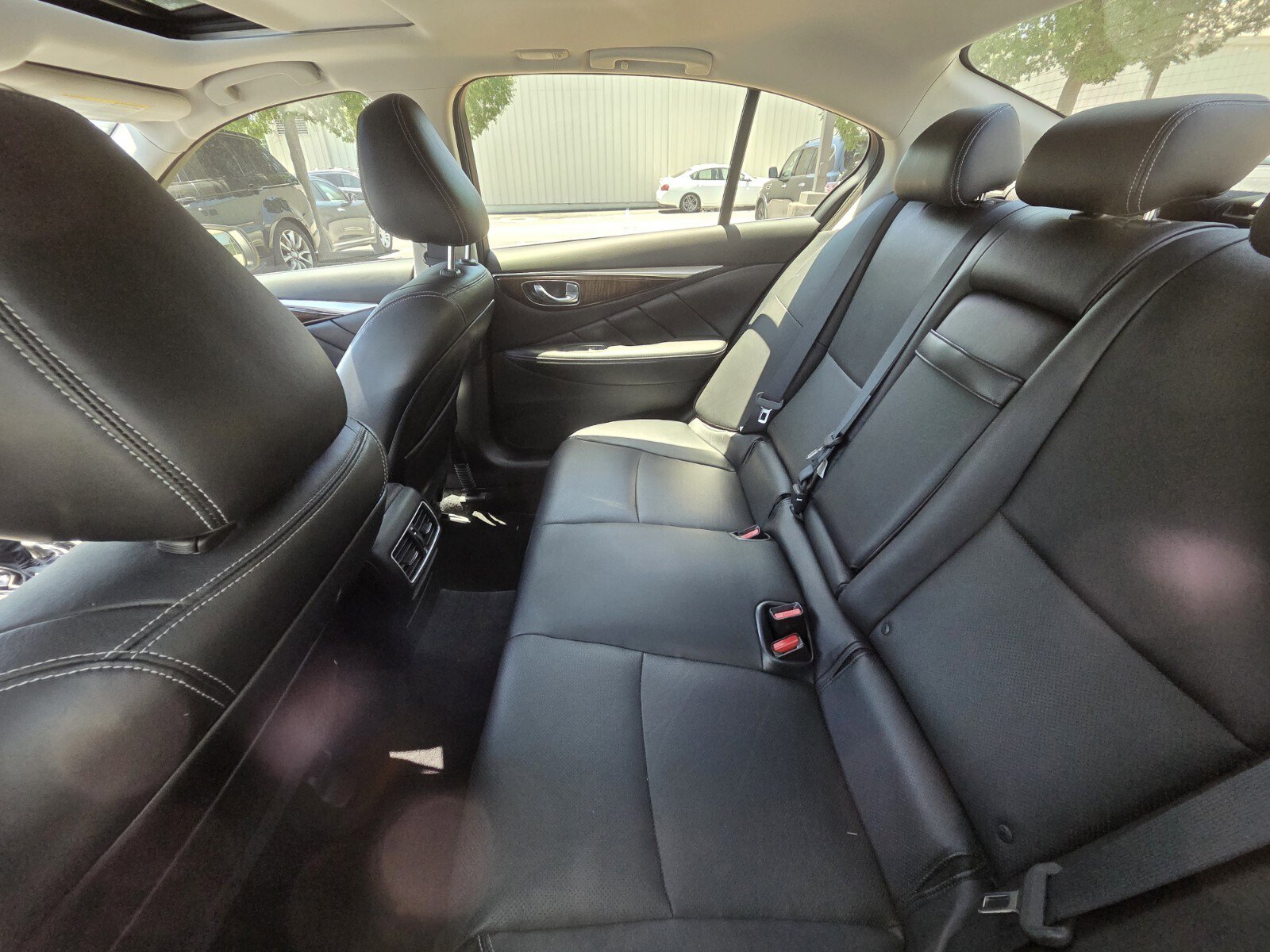 Used 2018 INFINITI Q50 Luxe w/ Sensory Package (Luxe) RWD image 5