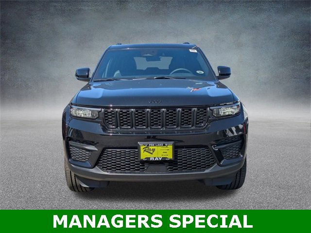 New 2025 Jeep Grand Cherokee Altitude image 9