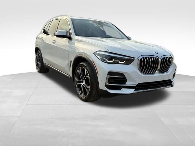Used 2022 BMW X5 sDrive40i w/ Premium Package image 1