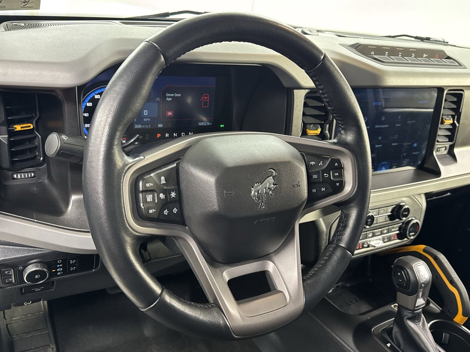 Used 2023 Ford Bronco Badlands image 20