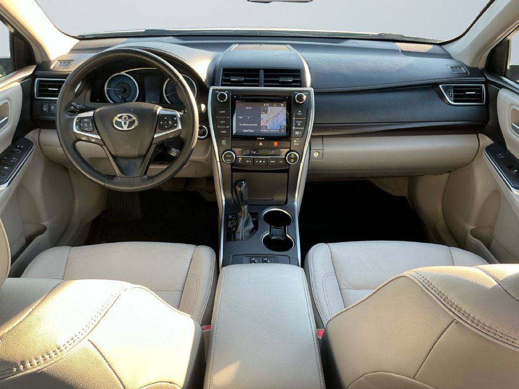Used 2017 Toyota Camry XLE w/ Moonroof Package FWD image 11