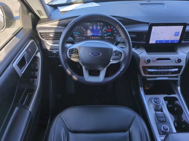 Used 2022 Ford Explorer XLT w/ Equipment Group 202A AWD/4WD image 17