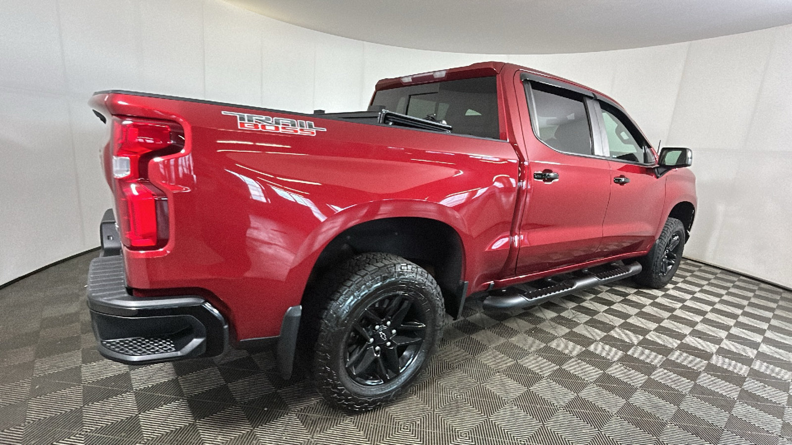 Used 2020 Chevrolet Silverado 1500 LT Trail Boss AWD/4WD image 3