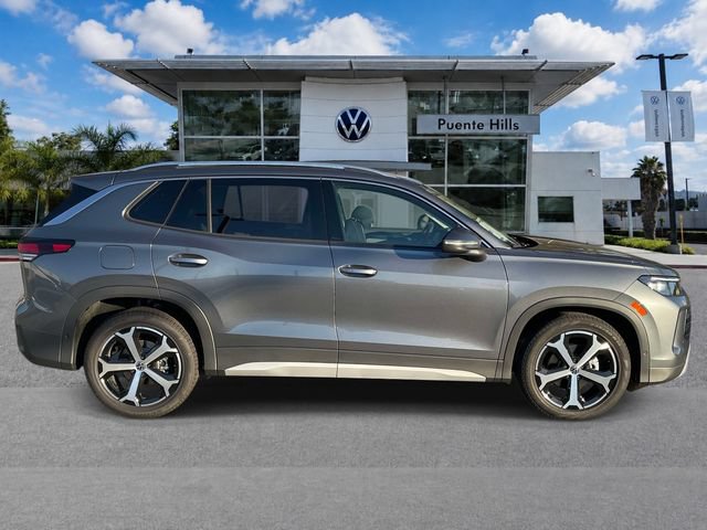 New 2026 Volkswagen Tiguan SE FWD image 3