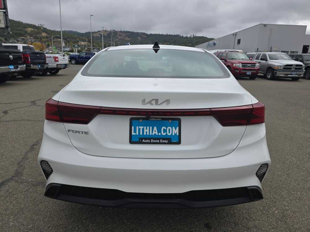 Used 2023 Kia Forte LXS FWD image 4