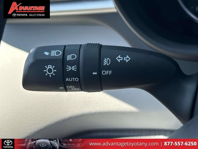 Certified 2023 Toyota Sienna Limited AWD/4WD image 30