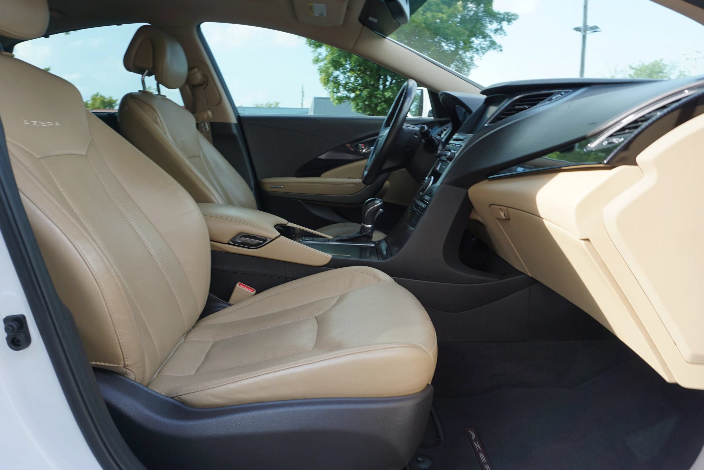 Used 2015 Hyundai Azera Limited FWD image 17