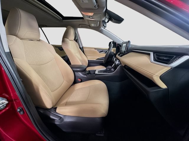 Certified 2020 Toyota RAV4 XLE w/ Convenience Package AWD/4WD image 30