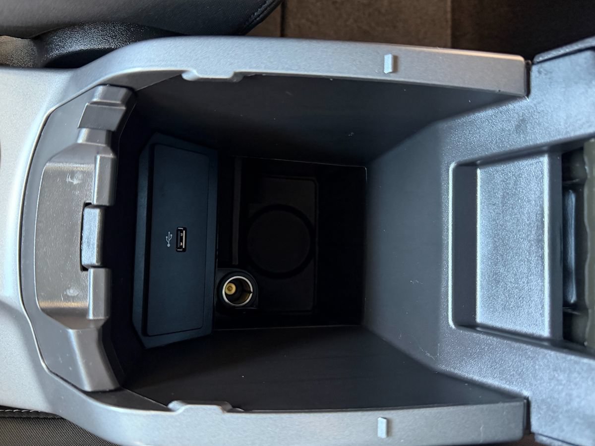 Used 2018 Ford C-MAX SE FWD image 25