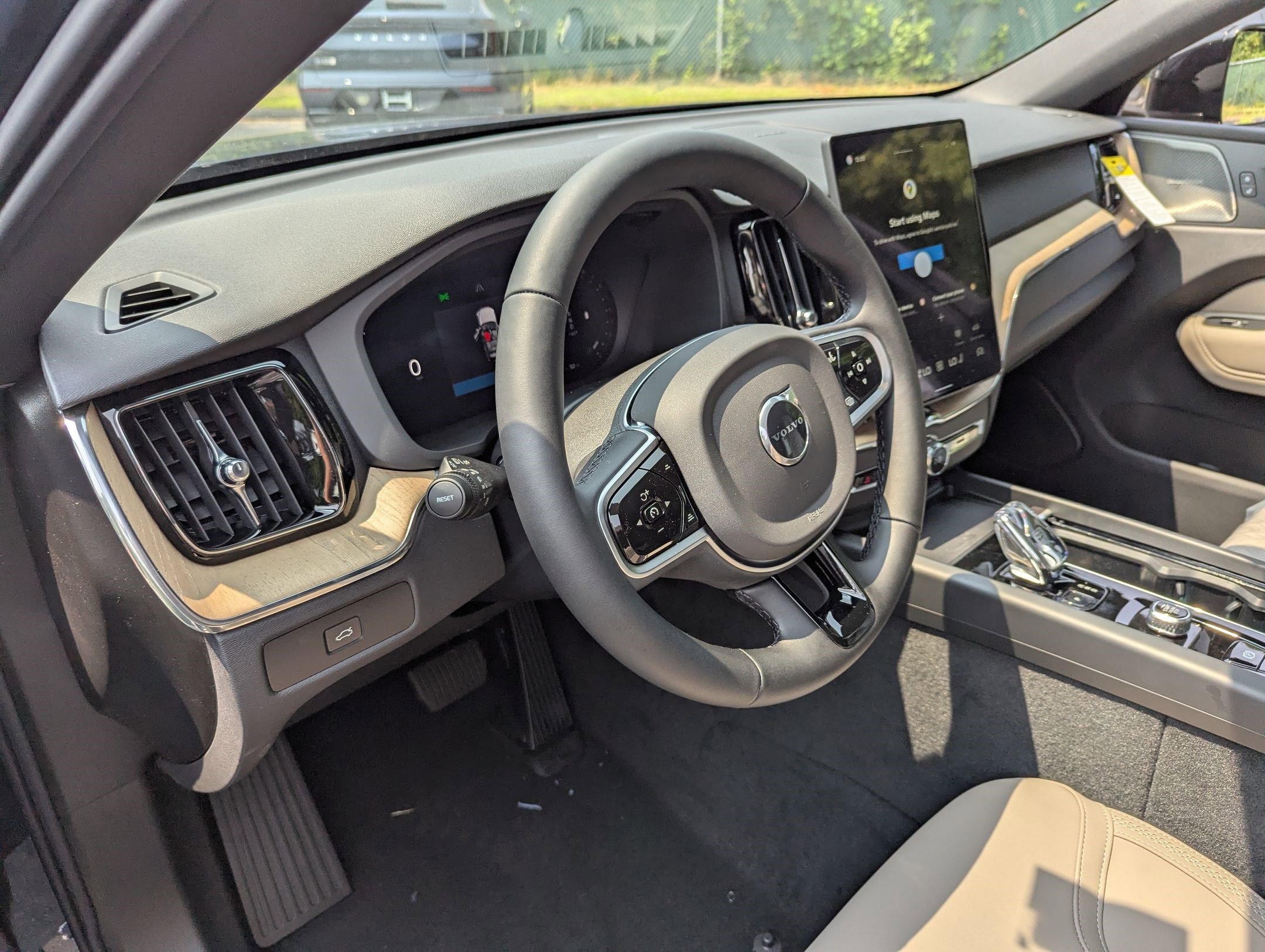 New 2026 Volvo XC60 B5 Plus w/ Protection Package Premier image 7