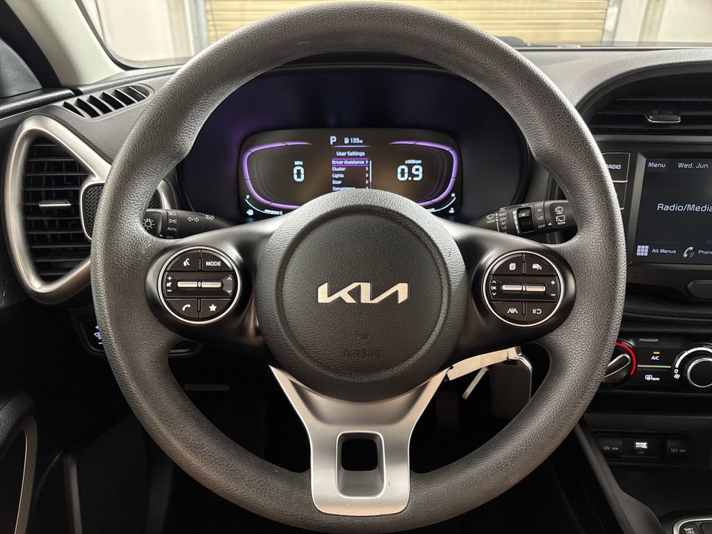 Used 2023 Kia Soul LX w/ LX Technology Package FWD image 14