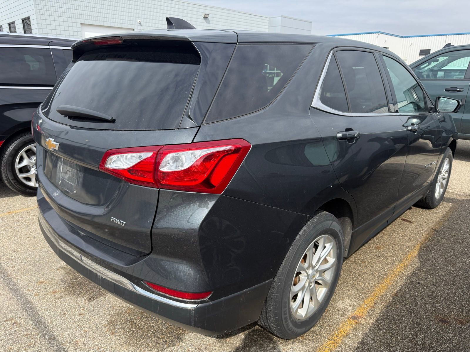 Used 2020 Chevrolet Equinox LT image 2