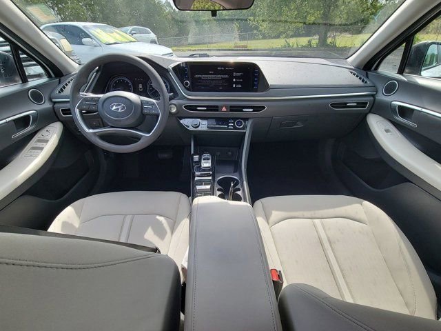 Used 2023 Hyundai Sonata SEL FWD image 2