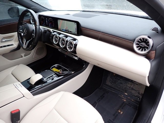 Used 2022 Mercedes-Benz A 220 4MATIC image 13