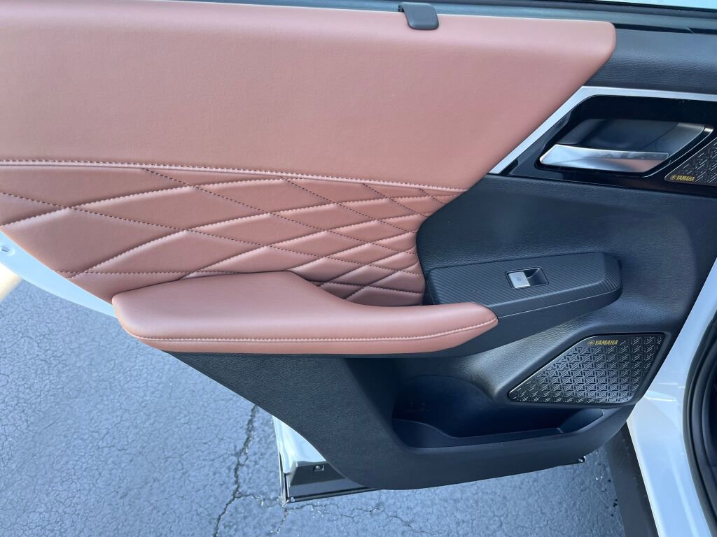 New 2025 Mitsubishi Outlander SEL image 21