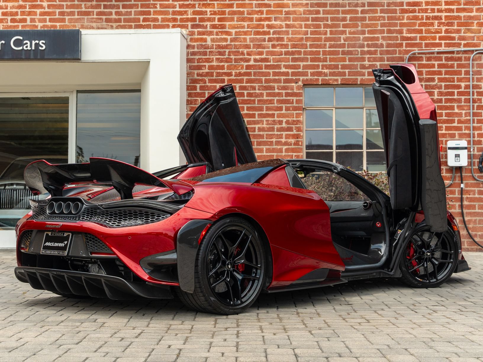 Used 2022 McLaren 765LT RWD image 36