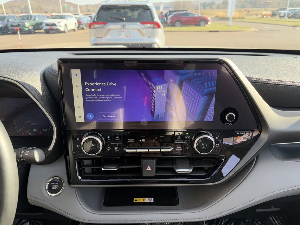 Used 2023 Toyota Highlander Limited image 23