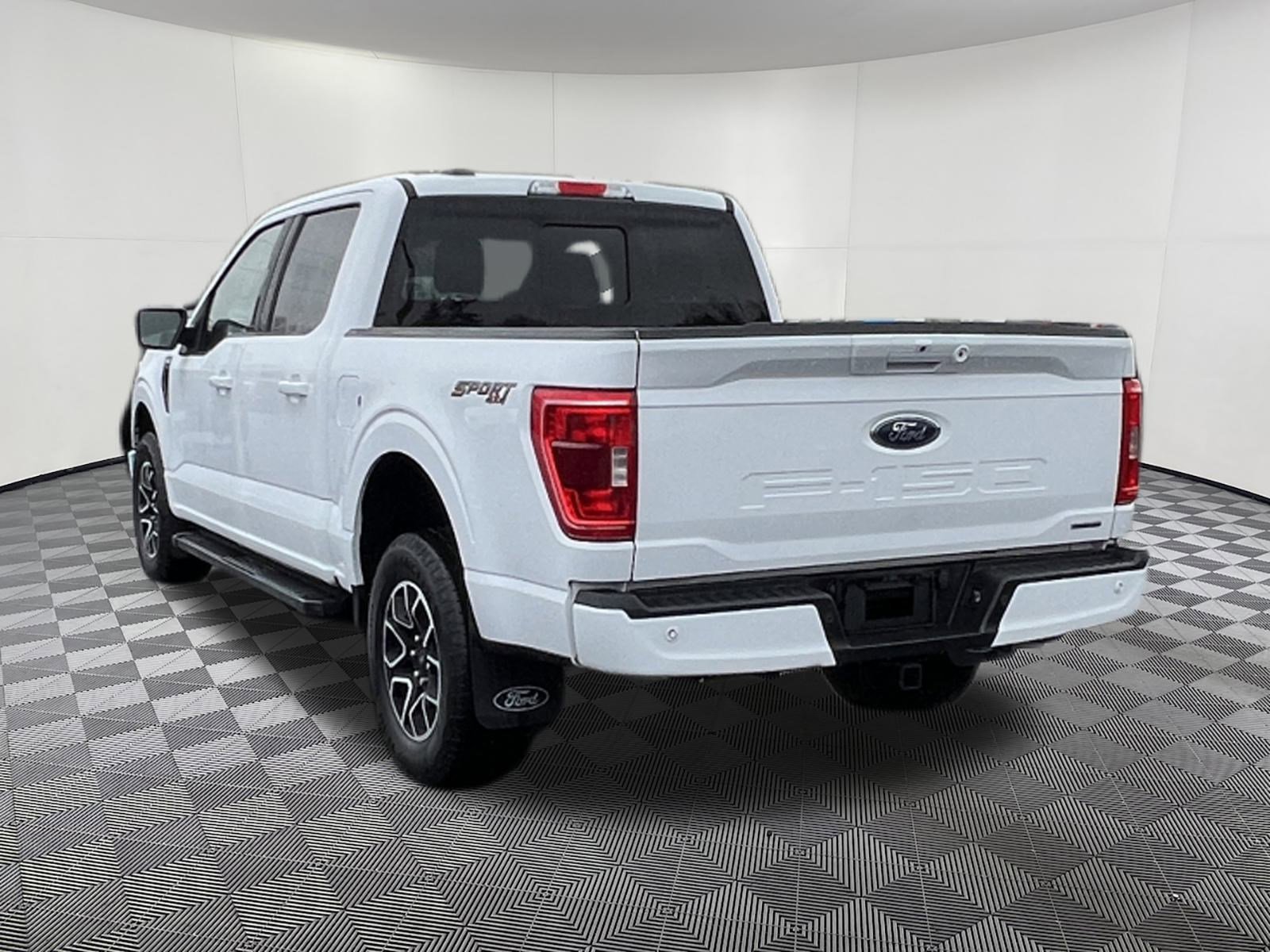 Used 2022 Ford F150 XLT w/ Equipment Group 302A High image 4