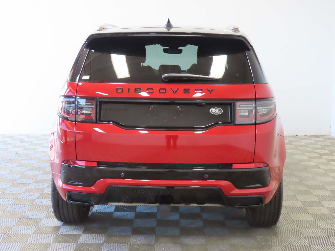 Used 2023 Land Rover Discovery Sport SE R-Dynamic image 4
