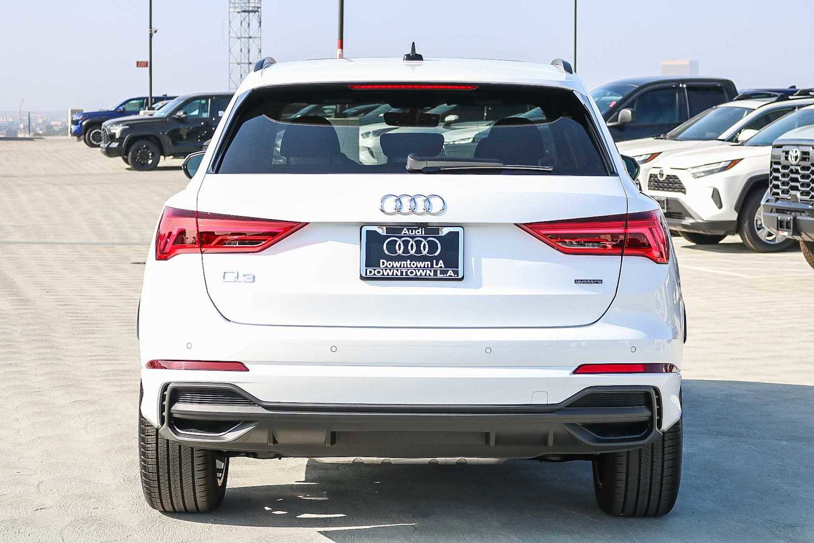 Used 2025 Audi Q3 2.0T Premium w/ Convenience Plus Package AWD/4WD image 8