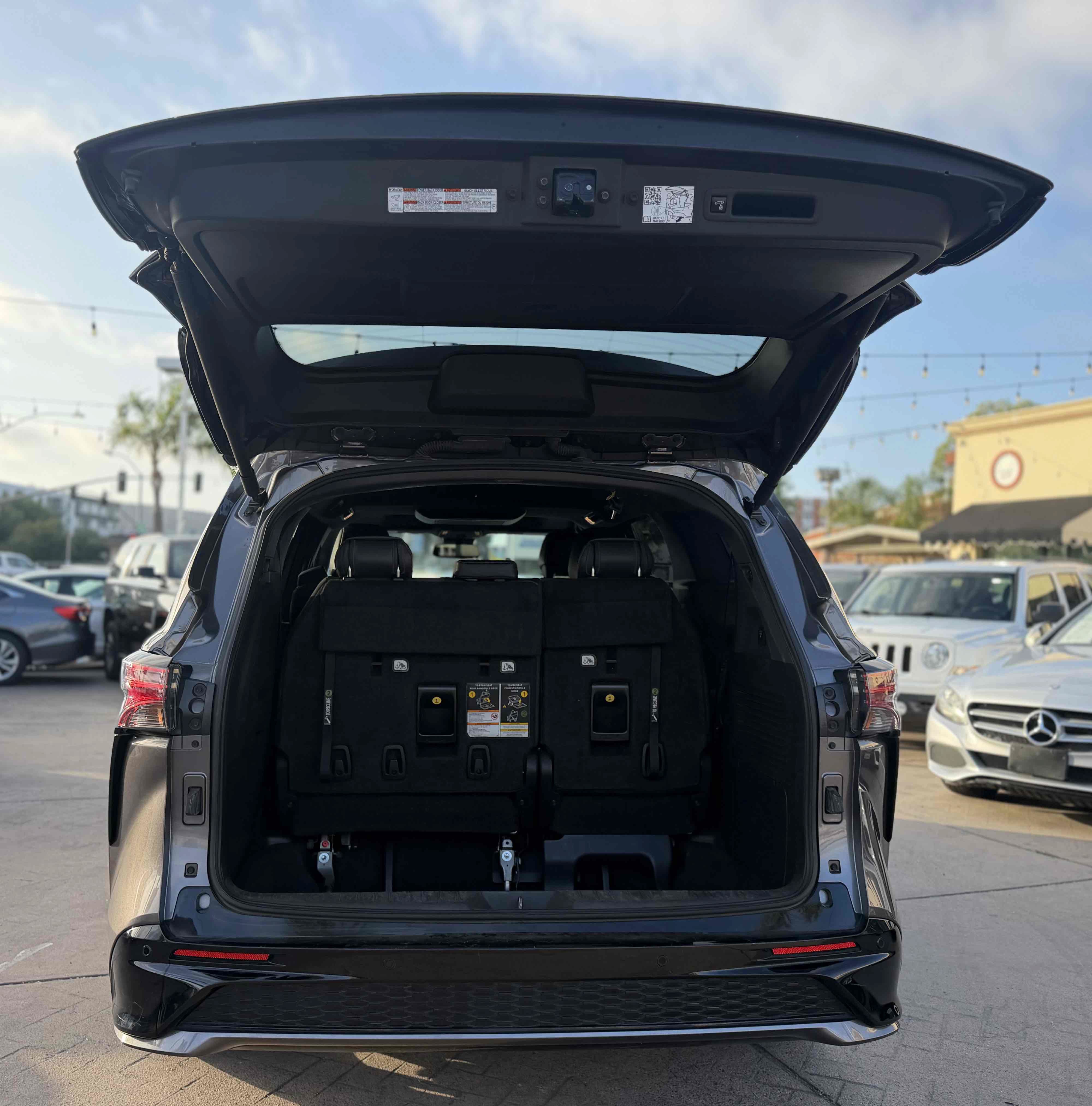 Used 2022 Toyota Sienna XSE w/ XSE Plus Package FWD image 15