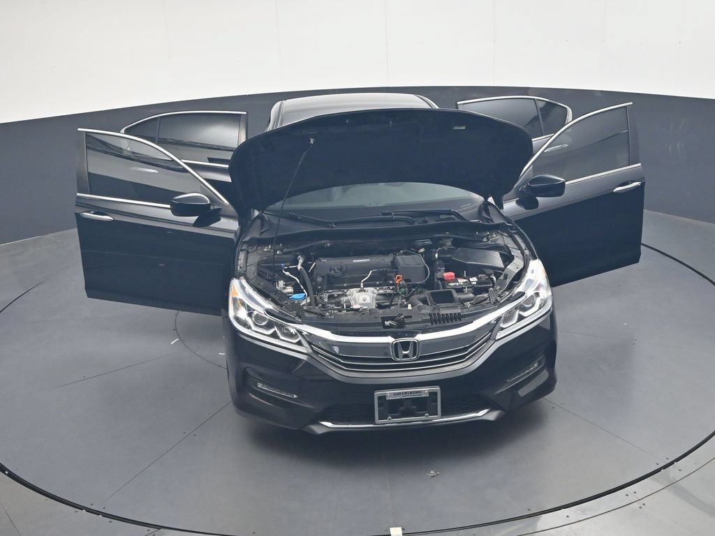 Used 2017 Honda Accord Sport image 37