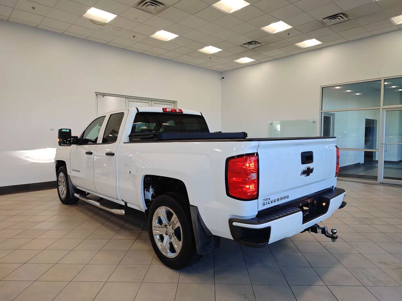 Used 2018 Chevrolet Silverado 1500 Custom w/ Custom Value Package image 5