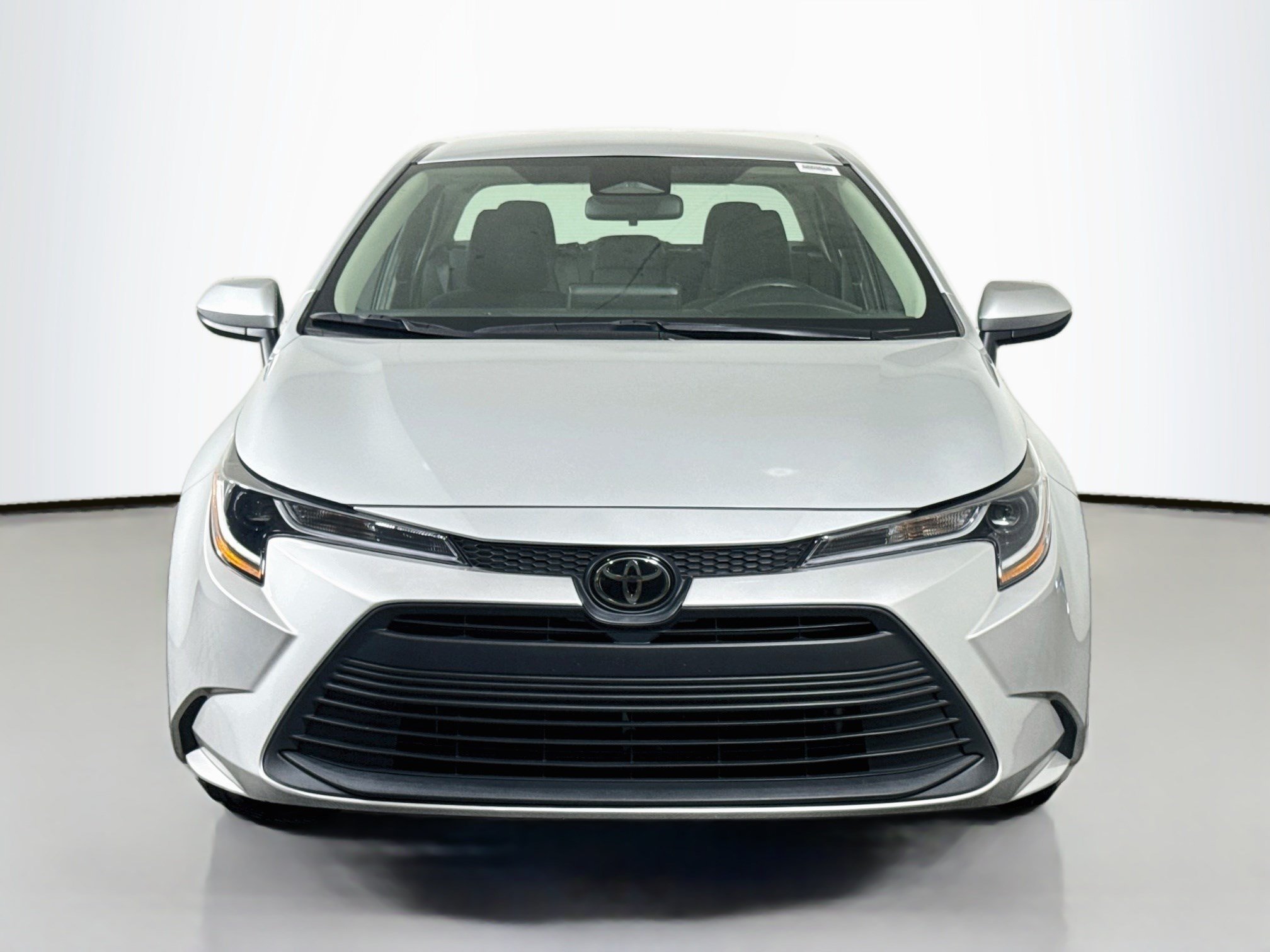 Used 2024 Toyota Corolla LE FWD image 2