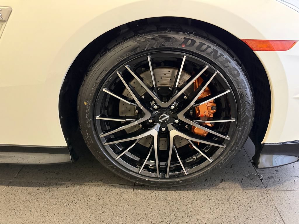 Used 2024 Nissan GT-R Premium w/ Floor Mat Package AWD/4WD image 14