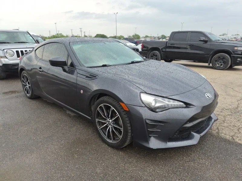 Used 2017 Toyota 86 image 4