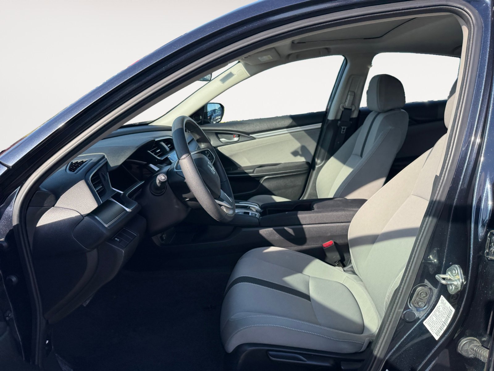 Used 2018 Honda Civic EX image 10