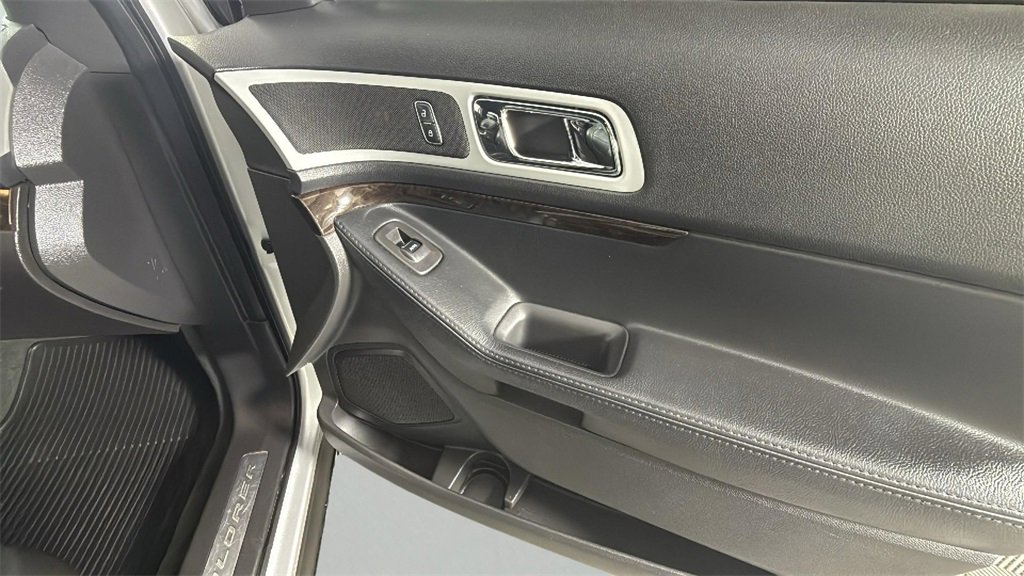 Used 2014 Ford Explorer Limited w/ Equipment Group 301A image 34