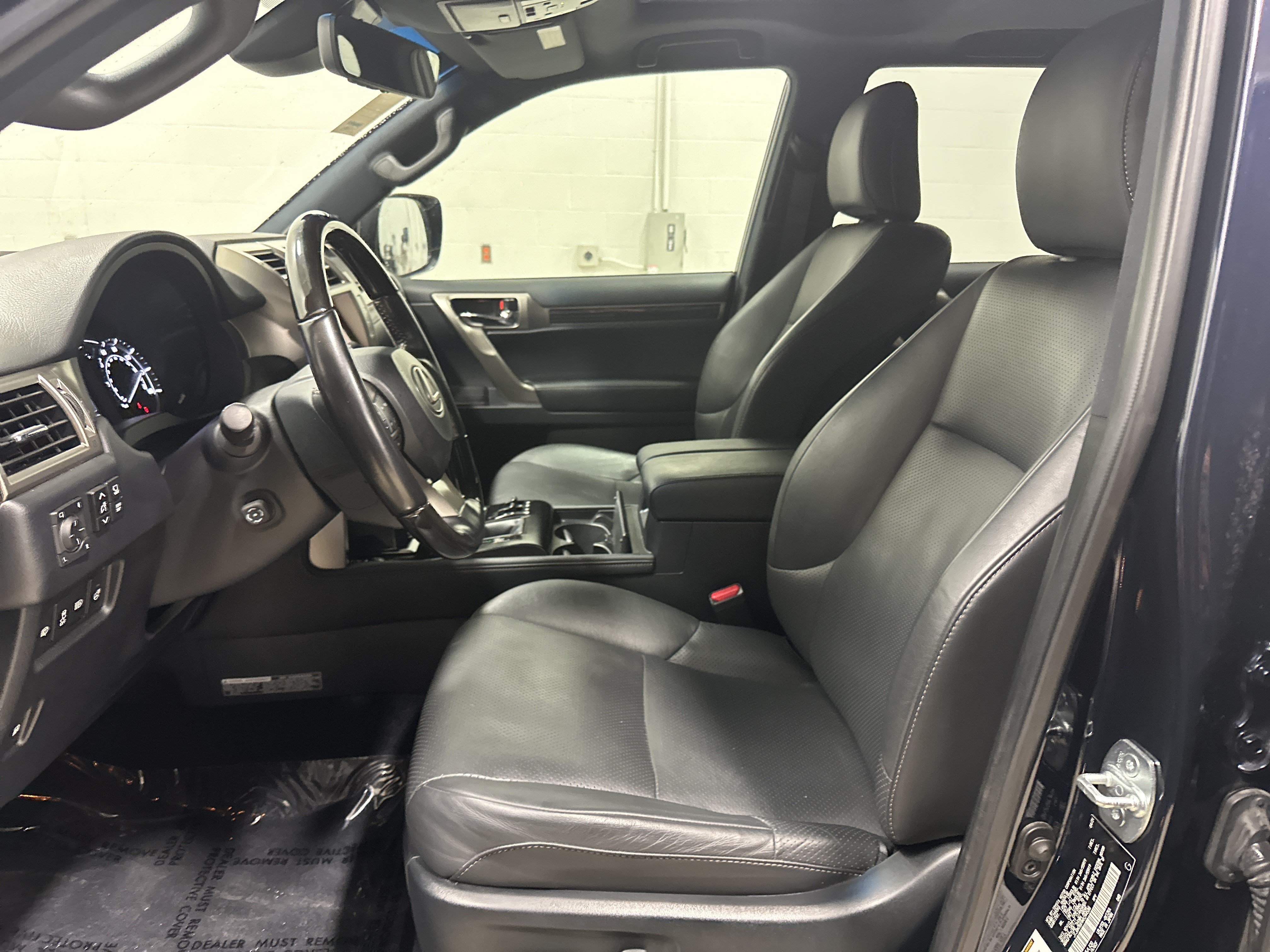 Certified 2021 Lexus GX 460 Luxury w/ Accessory Package AWD/4WD image 16
